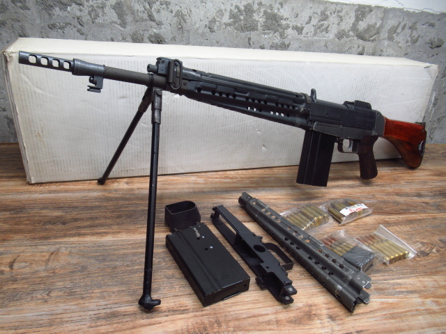 ホビーフィックス モデルガン 64式7.62mm小銃 SMG刻印あり